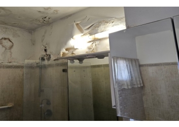 נזקי מים בחדר כושר